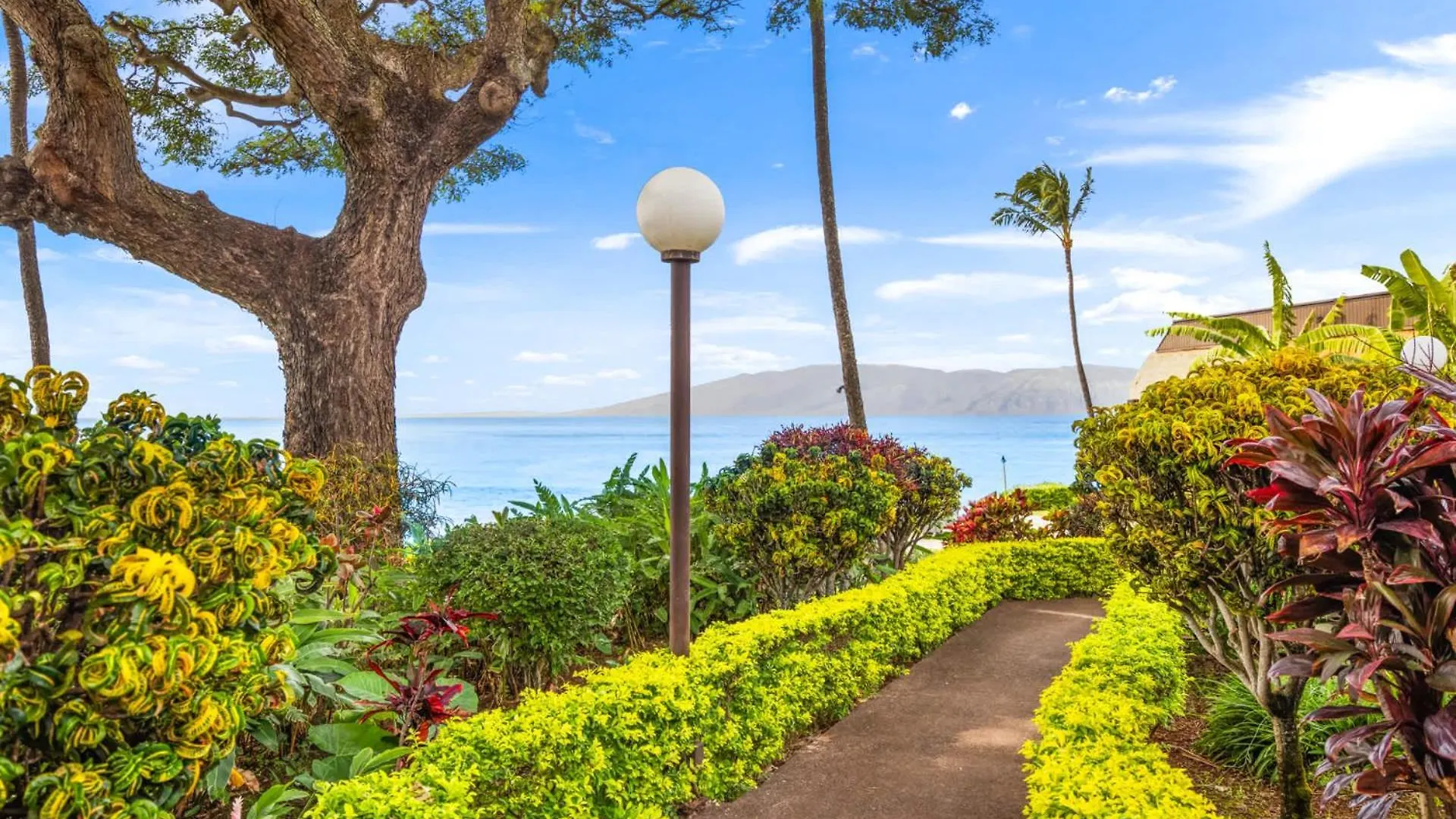 Kuleana Club #721 Oceanfront - 1 Bedroom & 1 Bathroom - 3Rd Floor Kahana